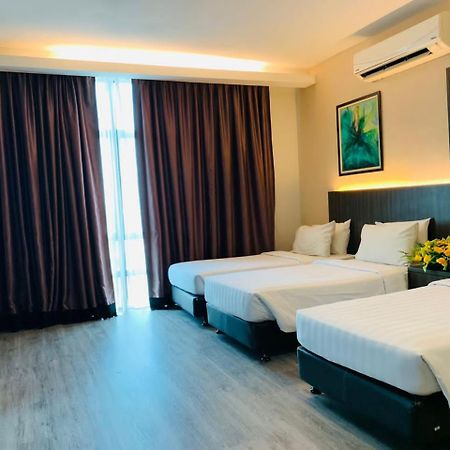 Holiday Villa Hotel & Suites Kota Bharu - Wakaf Che Yeh, Night Market Exterior foto