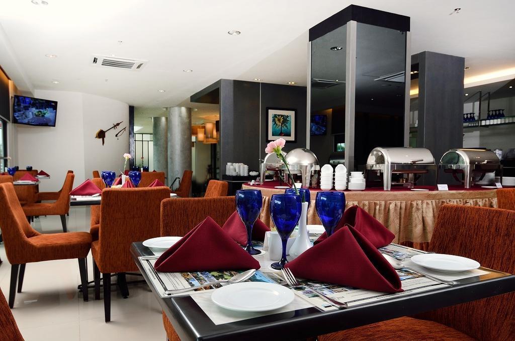 Holiday Villa Hotel & Suites Kota Bharu - Wakaf Che Yeh, Night Market Exterior foto