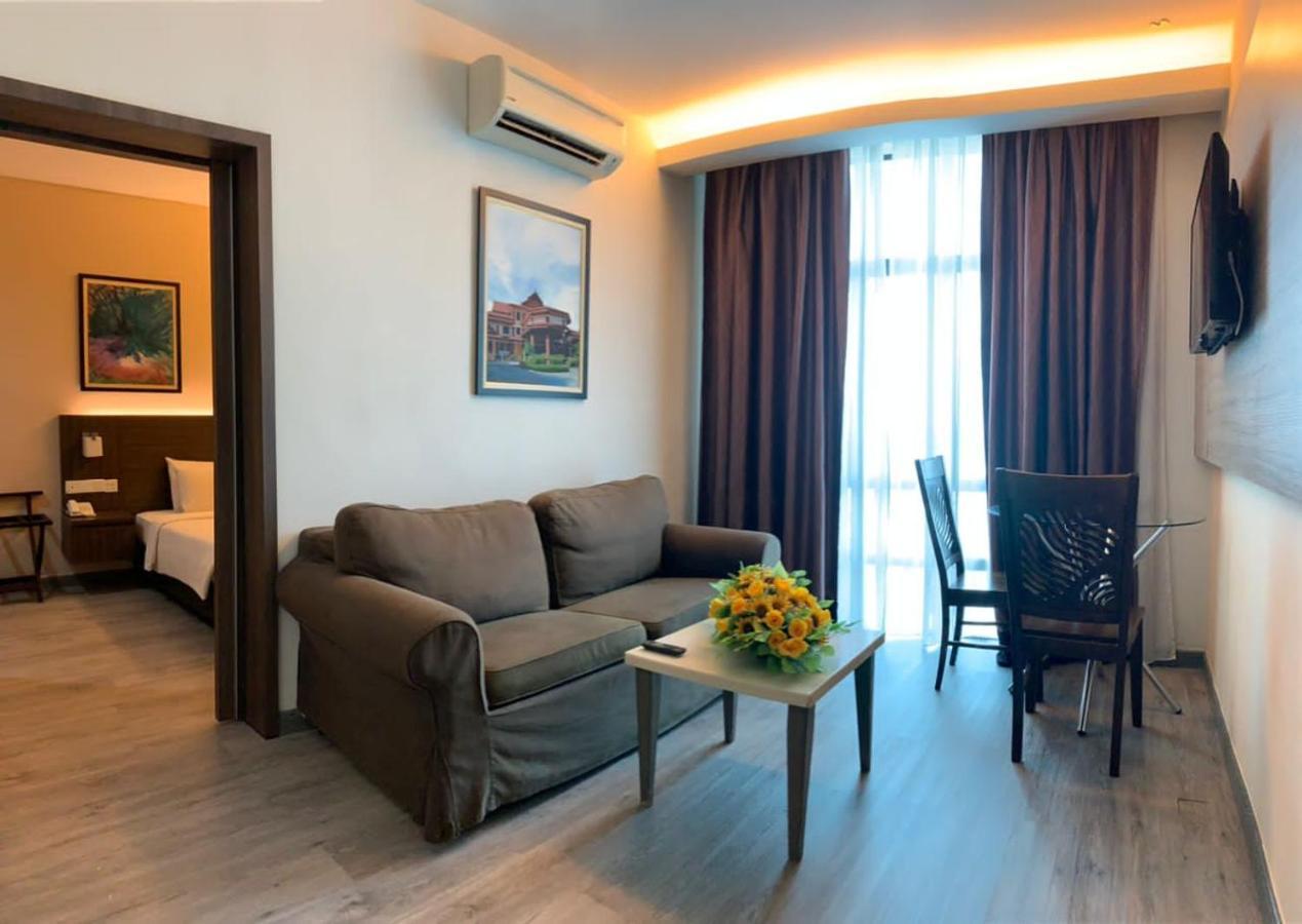 Holiday Villa Hotel & Suites Kota Bharu - Wakaf Che Yeh, Night Market Exterior foto