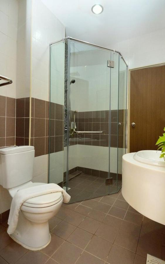 Holiday Villa Hotel & Suites Kota Bharu - Wakaf Che Yeh, Night Market Exterior foto