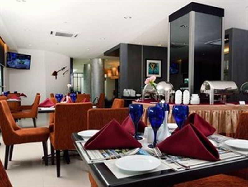 Holiday Villa Hotel & Suites Kota Bharu - Wakaf Che Yeh, Night Market Exterior foto
