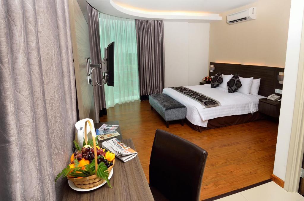 Holiday Villa Hotel & Suites Kota Bharu - Wakaf Che Yeh, Night Market Zimmer foto